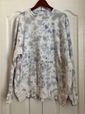 Abercrombie & Fitch Light Gray and White Tie-Dye Crewneck Sweatshirt